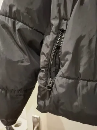 Blusão preto Stradivarius com capuz