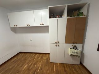 Armario modular blanco y corcho y de colgar