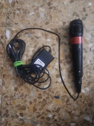 Micrófono Bigben Negro y Rojo con Cable