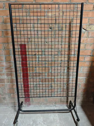 Reja multiusos con ruedas