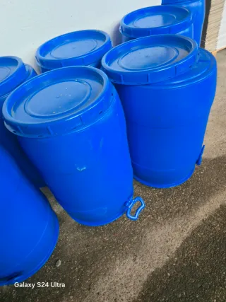 Bidones azules 60L