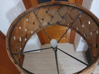 Lámpara vintage de madera y metal