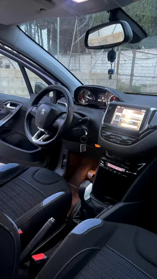 Peugeot 208 2013