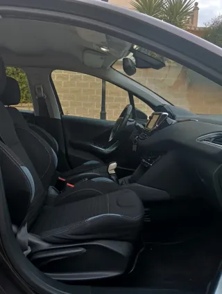 Peugeot 208 2013