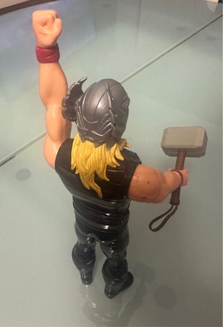 Action Figure Thor Titan Hero