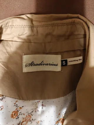 Gabardina Stradivarius Marrón