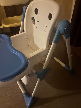 Trona bebé azul y blanca