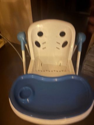 Trona bebé azul y blanca