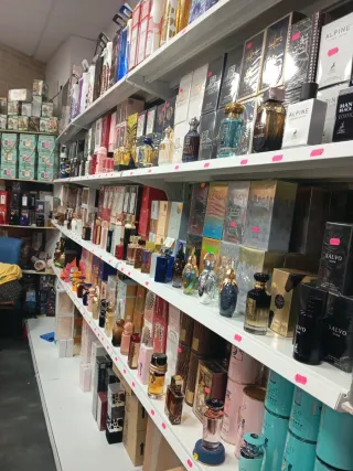 Perfume Lattafa Eclaire Beige y Dorado