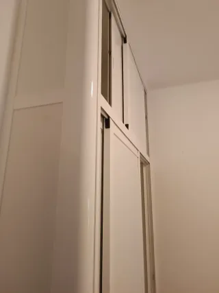 Armario de aluminio blanco