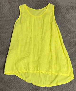 Blusa asimétrica amarilla