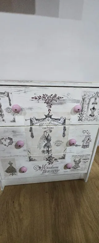 Cajonera 3 cajones pintada a mano.
