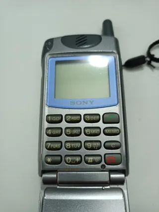 Sony CMD-Z5 Telefono Cellulare no test