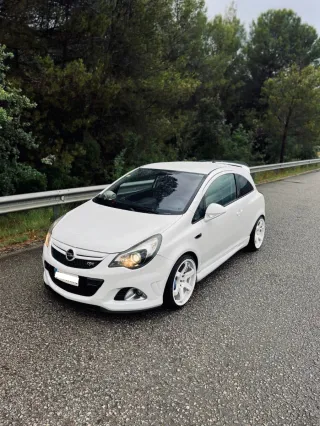Opel Corsa OPC nurburgring editon