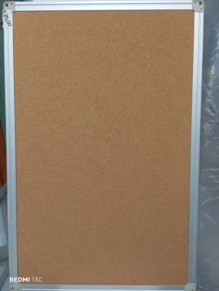 Lavagna in sughero 40x60 con cornice in metallo