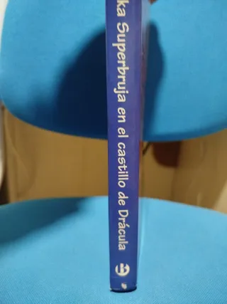 KIKA SUPERBRUJA EN CASTILLO DRACULA (10)