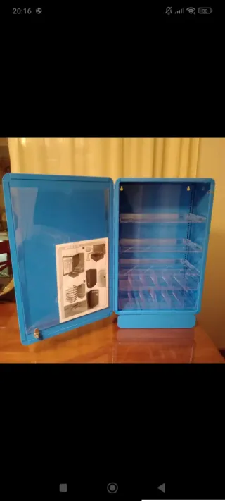 Armario Philips azul nuevo con bandejas y llave