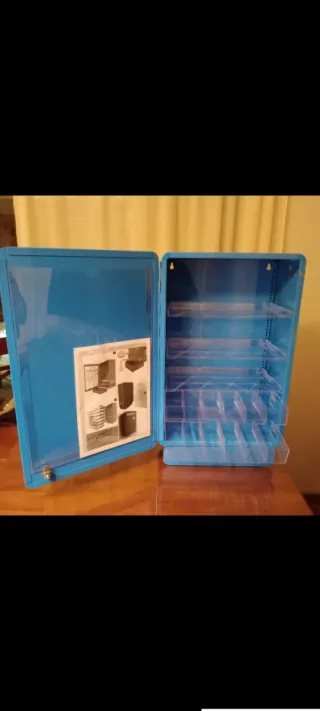 Armario Philips azul nuevo con bandejas y llave