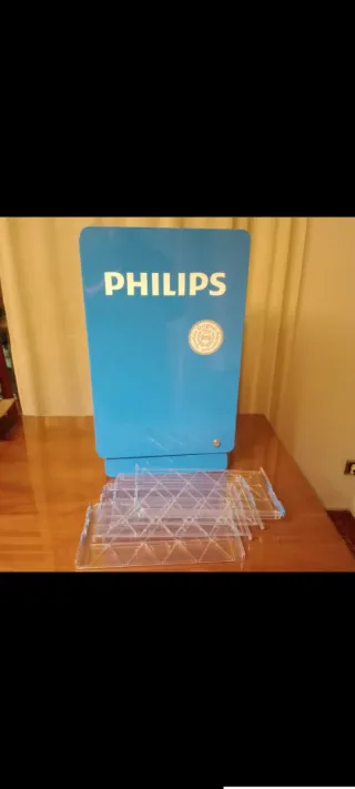 Armario Philips azul nuevo con bandejas y llave