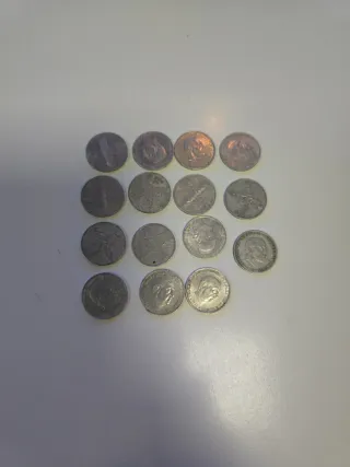 Lote 25 monedas 10, 5 pst y J.C.