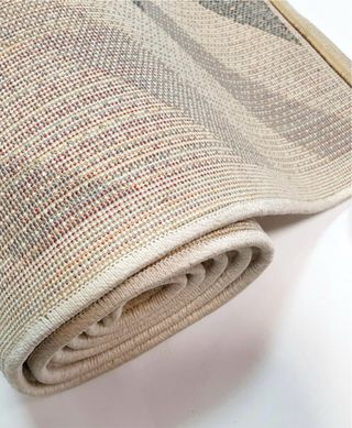 Alfombra de lana con diseño a estrenar