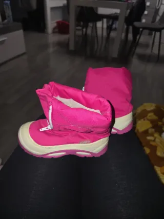Botas de nieve rosas para niña