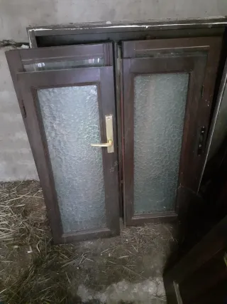 Ventana de madera con cristal 790 x980