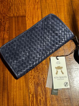 Pochette in pelle intrecciata blu