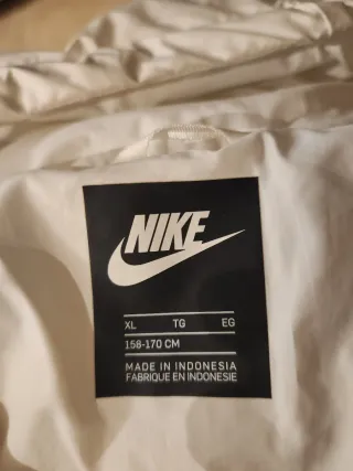 Cazadora acolchada Nike tricolor