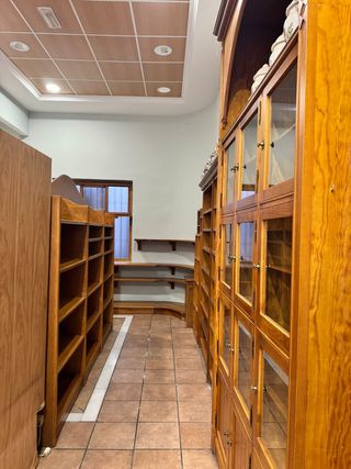 Mobiliario madera artesana para negocio