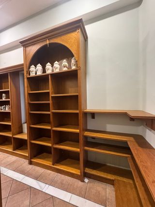 Mobiliario madera artesana para negocio