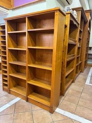 Mobiliario madera artesana para negocio