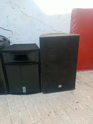 Equipo de sonido HK Audio y Peavey