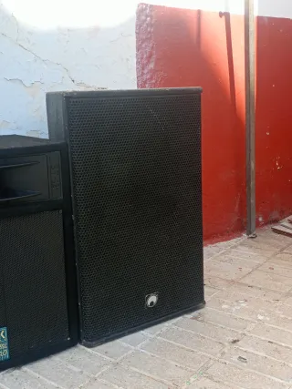 Equipo de sonido HK Audio y Peavey