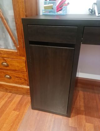 Escritorio y silla de oficina