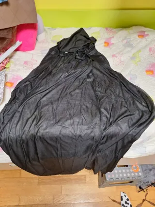Capa de disfraz juvenil negra 130 cm