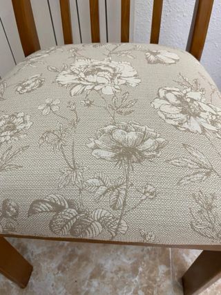 Mesa de comedor de madera