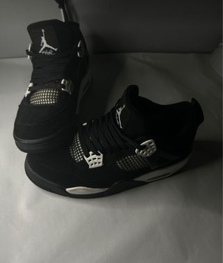 Jordan 4 Retro White Thunder Negro Blanco