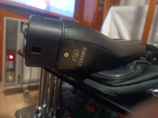 Cargador de coche eléctrico