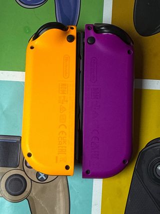 Joy-Con Nintendo Switch Morado y Naranja
