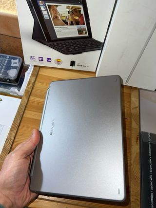 iPad Air 2 16GB + Funda Teclado Logitech.