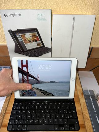 iPad Air 2 16GB + Funda Teclado Logitech.