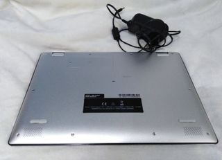 Portatil Táctil Medion Akoya E3221 300GB SSD plata