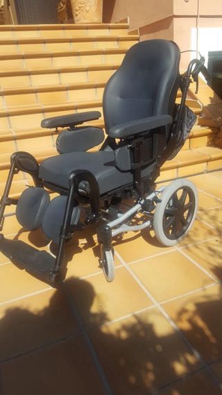 Silla de ruedas antiescaras  Breezy. Buen estado.