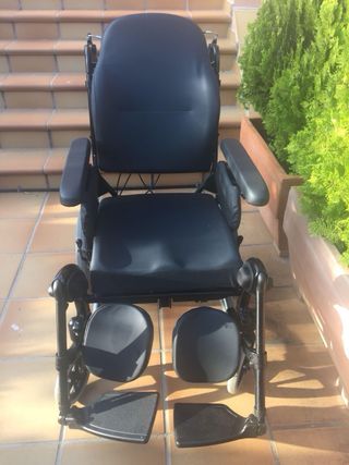 Silla de ruedas antiescaras  Breezy. Buen estado.