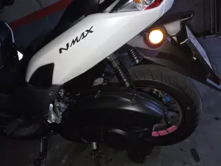 Yamaha N-MAX 2023 Blanca