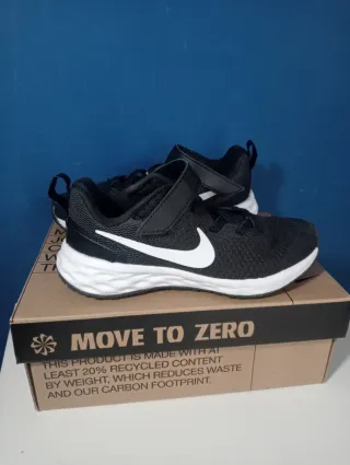 Scarpe Nike Revolution 6 Bambino misura 28