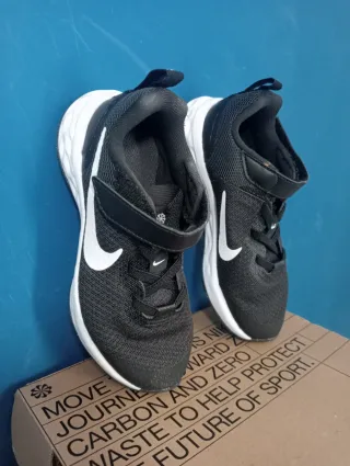 Scarpe Nike Revolution 6 Bambino misura 28