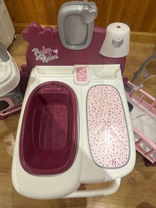 Cuna, bañera y sillita para bebé