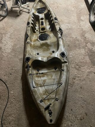 Kayak de pesca con accesorios